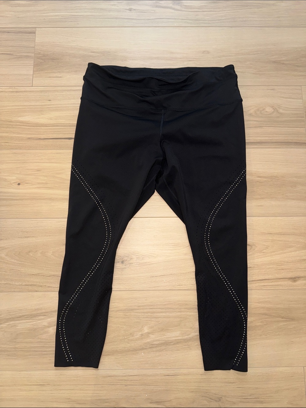 Athleta Black Accelerate Lasercut 7/8 Leggings 2x